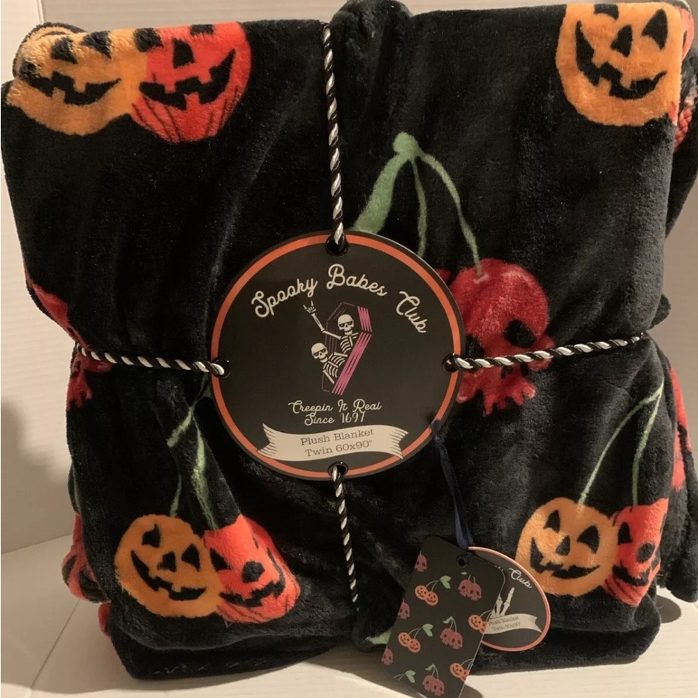 Poison Cherry Skulls Jack O'Lantern Halloween Plush Blanket Throw NEW